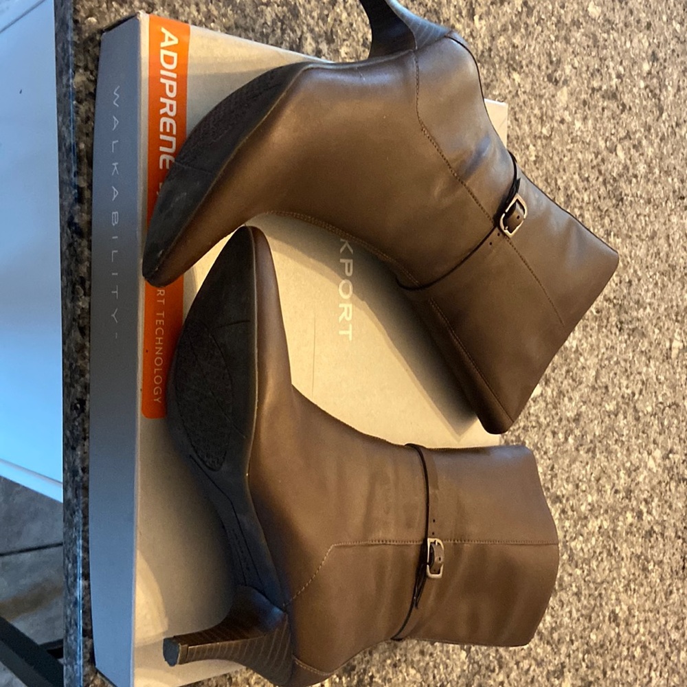 Brown Rockport tall boots